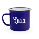 Taza de metal con nombre