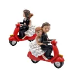 FIGURA NOVIOS EN MOTO ROJA