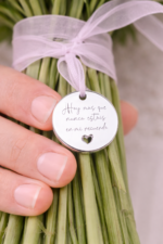 Medalla grabada en metacrilato para ramo - Imagen 2