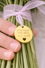 Medalla grabada en metacrilato para ramo